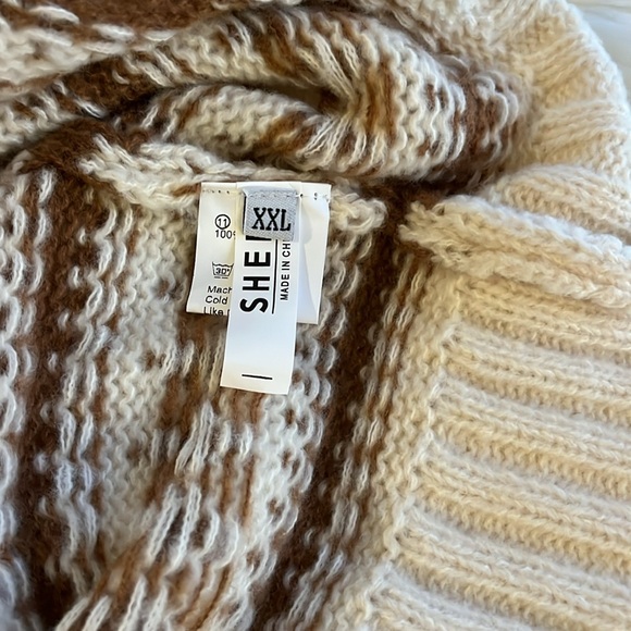 UGLY CHRISTMAS SWEATER (Turtle Neck) off white/ cream and light brown - Picture 5 of 7